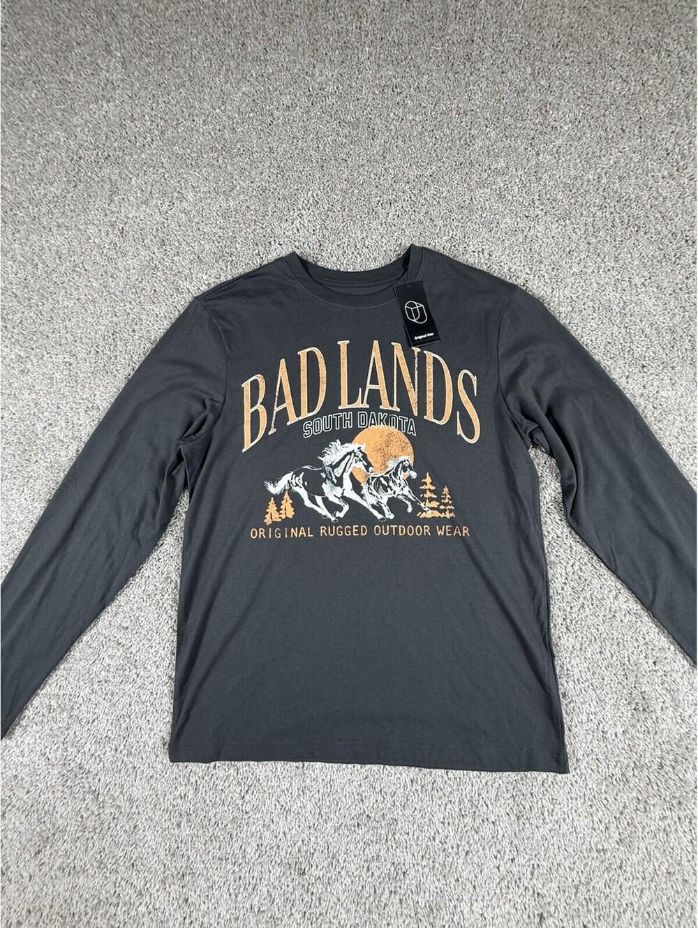 NWT Original Use Men's BadLands South Dakota Long Sleeve T-Shirt Gray Small